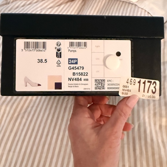 CHANEL cap toe pumps. never worn. brand new in box size 38.5 - Picture 6 of 11